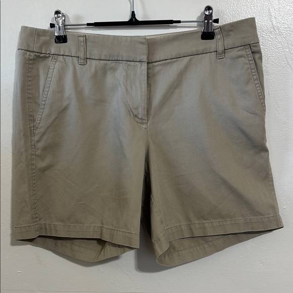 J.Crew Pants - J.Crew Womens Khaki Tan Cotton Chino Shorts Style H5170 Size 8 EUC